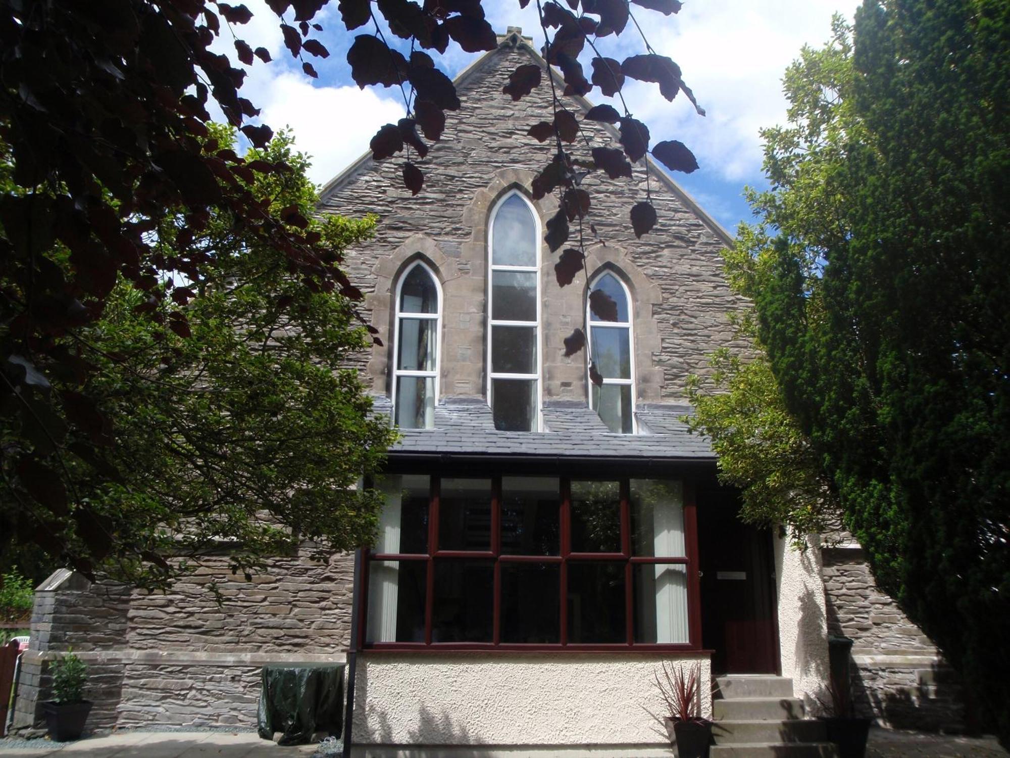 Holy Waters Villa Стейвли Екстериор снимка